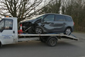 Richards Recoveries and Repairs - Car Collision recovery